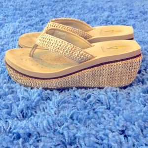 Volatile Platform Tan and Cream Sandals - Size 7